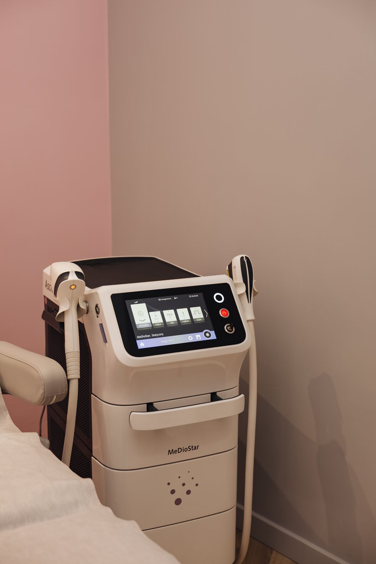 MeDioStar Monolith — laser medyczny LASERRIX
