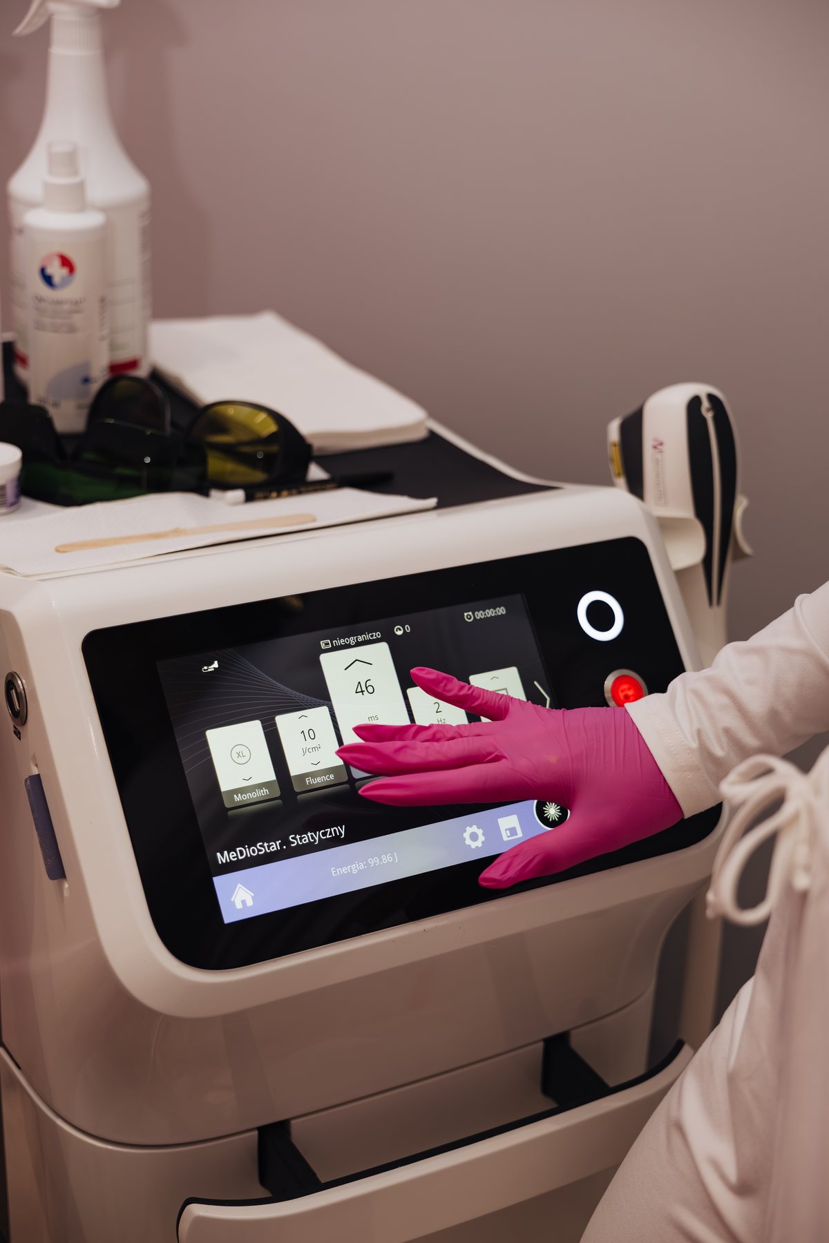 Dobór parametrów medycznego lasera MeDioStar Monolith w LASERRIX Wrocław